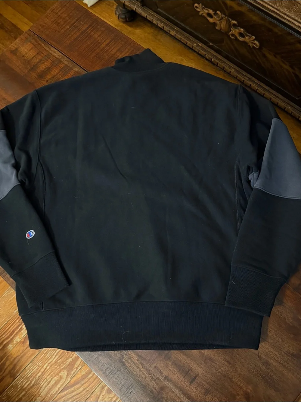 Champion x Urban Outfitters Half‑Zip Pullover Sweatshirt Large